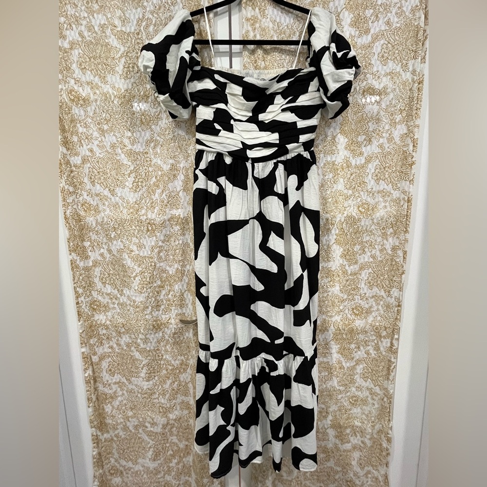 Abercrombie & Fitch Black and White Maxi Dress